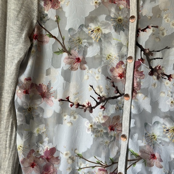 Ted Baker Women's Jaynii Oriental Blossom Cardigan size 2 ( size 6 in US) - Picture 2 of 6